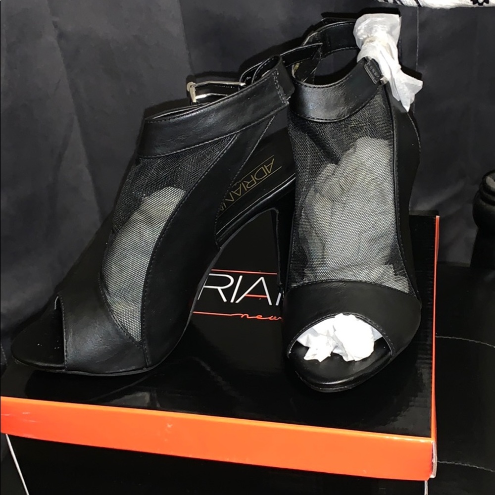 Black heels - Picture 4 of 8